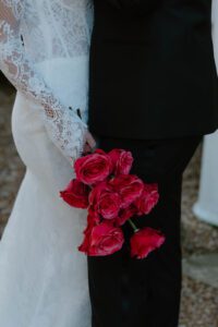 red and pink wedding flowers