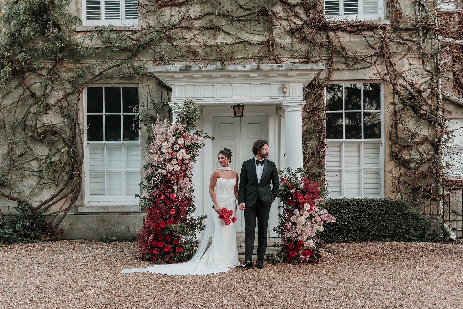 red and pink wedding flowers