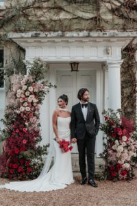 red and pink wedding flowers
