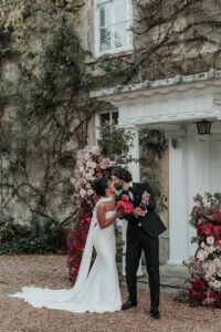 red and pink wedding flowers